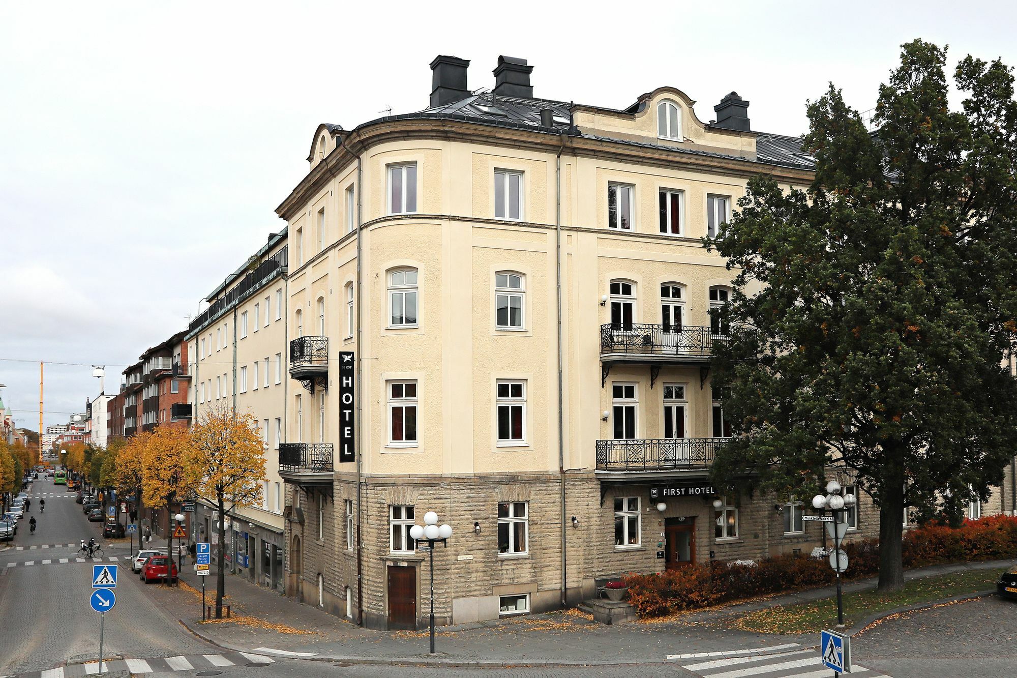 First Hotel City Eskilstuna Exterior foto